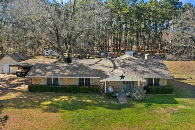 447 Berea 3, Jefferson, TX 75657