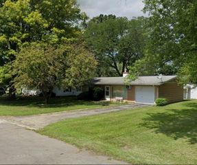 256 W Fleming Street, Watseka, IL 60970