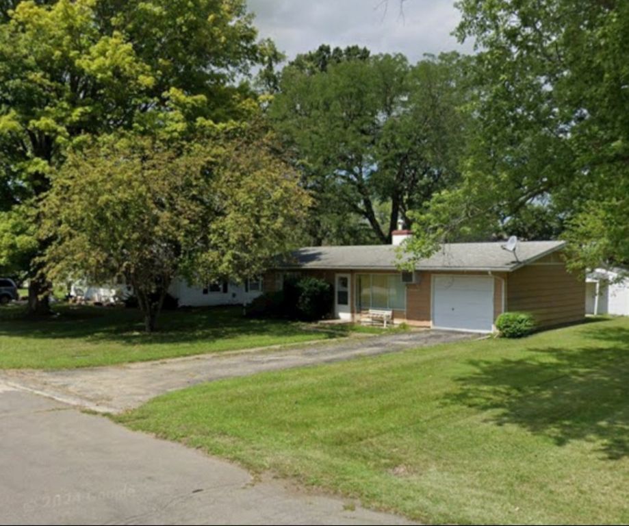 256 W Fleming Street, Watseka, IL 60970