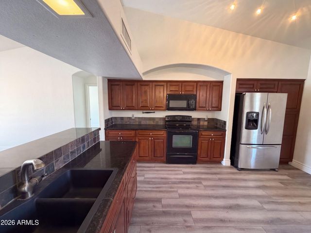 20023 N 44TH Avenue, Glendale, AZ 85308