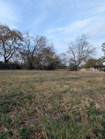 815 Seven Oaks Road, Bonham, TX 75418
