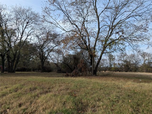 815 Seven Oaks Road, Bonham, TX 75418