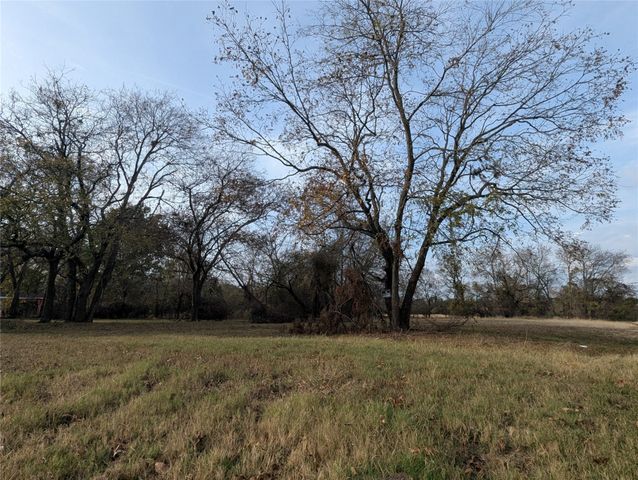 815 Seven Oaks Road, Bonham, TX 75418