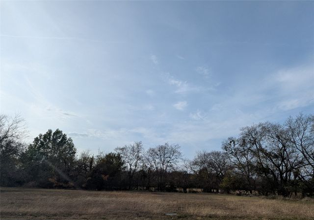 815 Seven Oaks Road, Bonham, TX 75418
