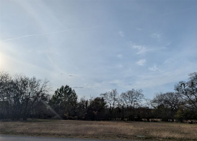 815 Seven Oaks Road, Bonham, TX 75418