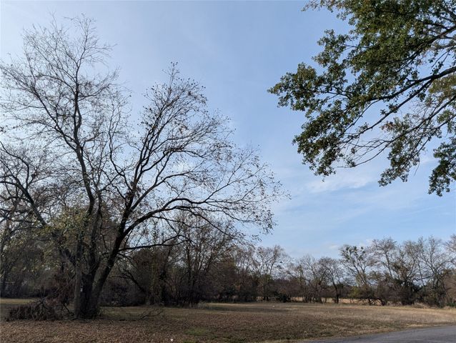 815 Seven Oaks Road, Bonham, TX 75418