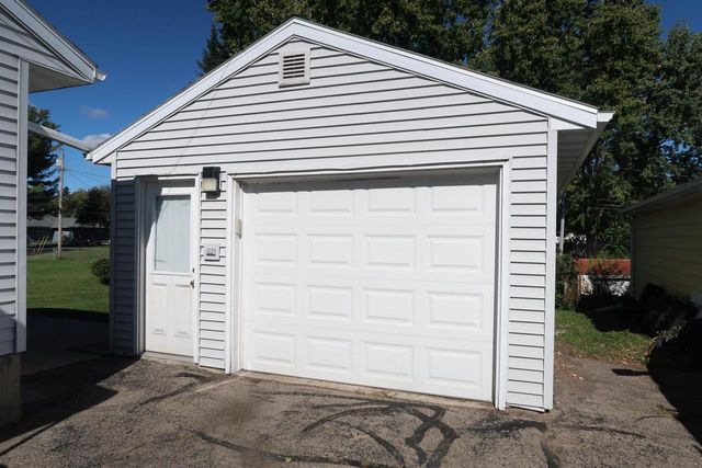 716 E Holum Street, Deforest, WI 53532
