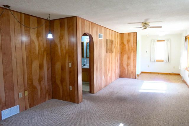 716 E Holum Street, Deforest, WI 53532