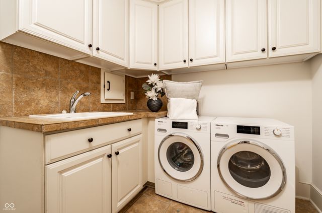 1863 Hourglass Drive, Carmel, IN 46032