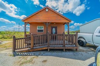 812 S Parkway Drive, Alvarado, TX 76009