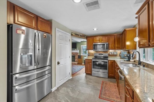 210 Hobart St, Hingham, MA 02043