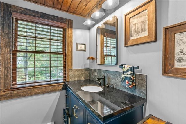 210 Hobart St, Hingham, MA 02043