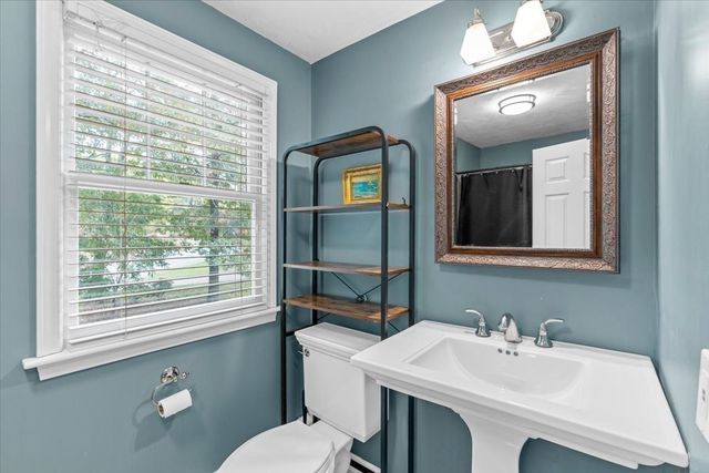 210 Hobart St, Hingham, MA 02043