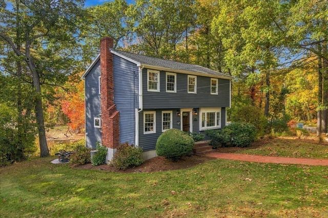 210 Hobart St, Hingham, MA 02043