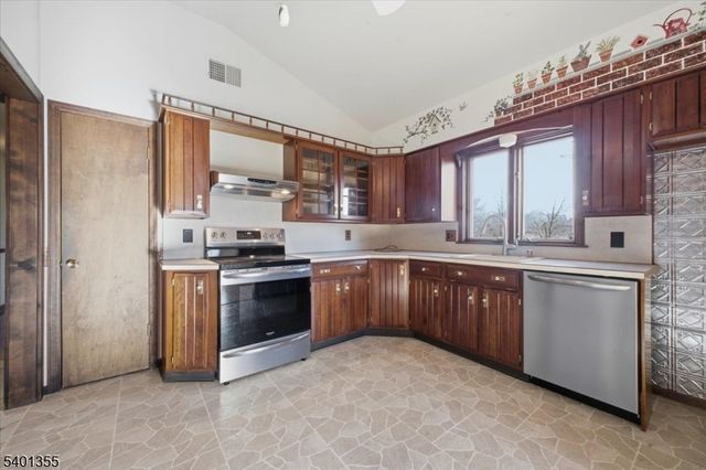 1023 Barley Sheaf Rd, Readington Twp., NJ 08822