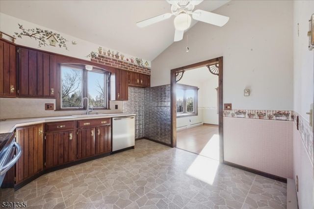 1023 Barley Sheaf Rd, Readington Twp., NJ 08822