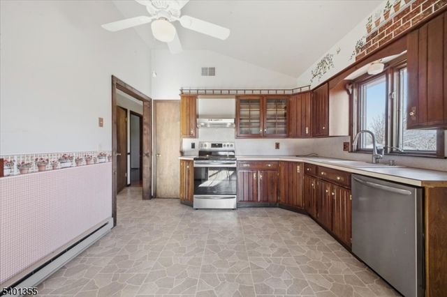 1023 Barley Sheaf Rd, Readington Twp., NJ 08822