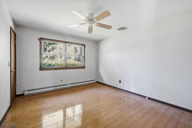 1023 Barley Sheaf Rd, Readington Twp., NJ 08822