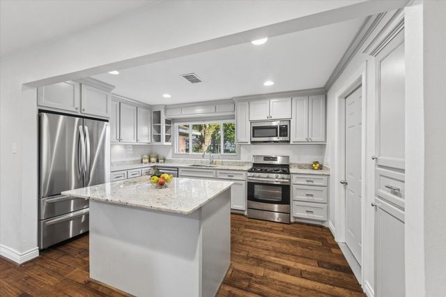 6140 Birdwood Road, Houston, TX 77074