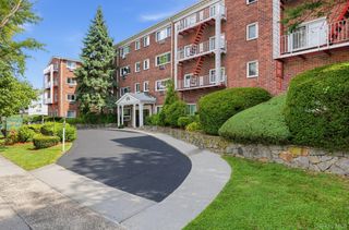 828 Pelhamdale Avenue 4L, New Rochelle, NY 10801