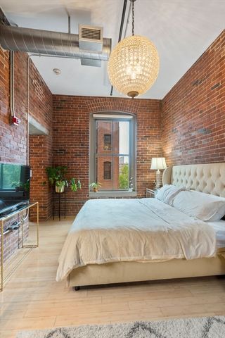 35 Channel Center St 303, Boston, MA 02210