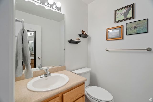 8332 S SADDLE OAKS CT, West Jordan, UT 84081