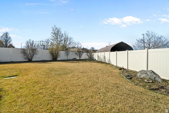 8332 S SADDLE OAKS CT, West Jordan, UT 84081