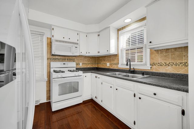 7607 Monroe Avenue, Hammond, IN 46324