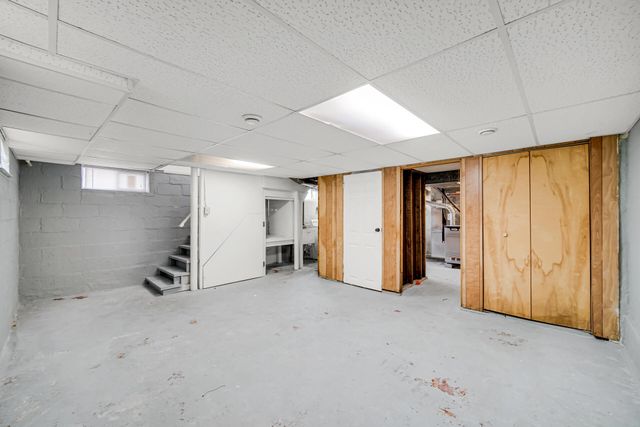 7607 Monroe Avenue, Hammond, IN 46324