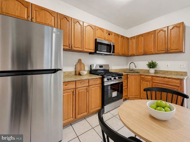 220 PATTERSON PARK AVE, Baltimore, MD 21231
