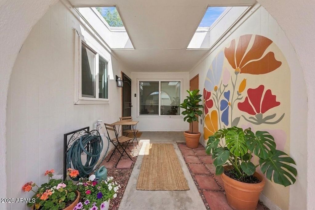 410 W LAGUNA Drive, Tempe, AZ 85282 — photo 4