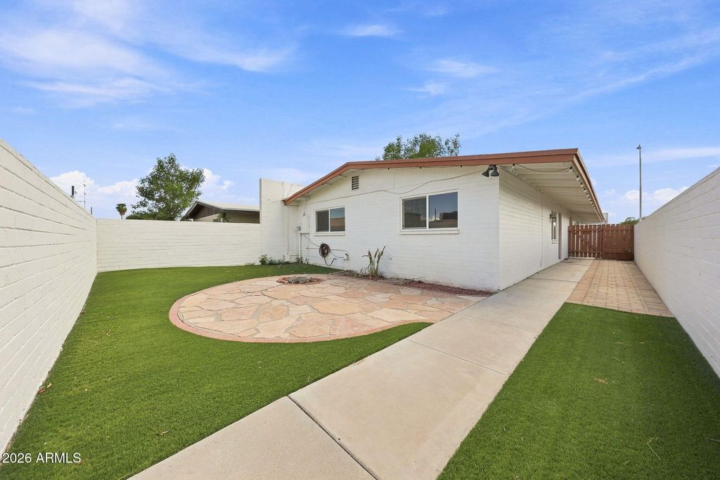 410 W LAGUNA Drive, Tempe, AZ 85282 — photo 5
