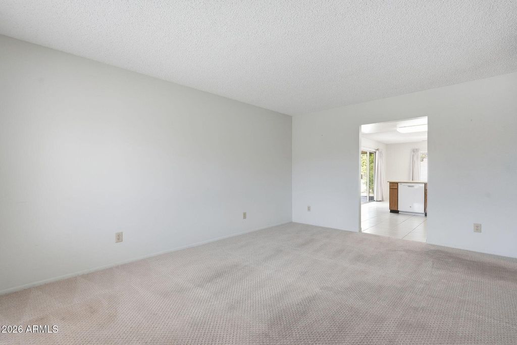 Image 11 of property listing at 1012 W MONTOYA Lane, Phoenix, AZ 85027