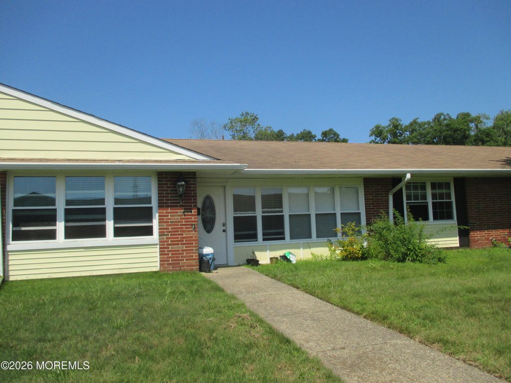 286B Malvern Court, Lakewood, NJ 08701