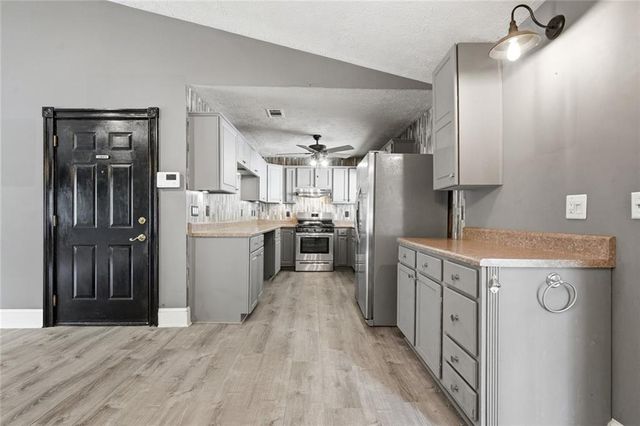 107 Riverchase Drive, Woodstock, GA 30188