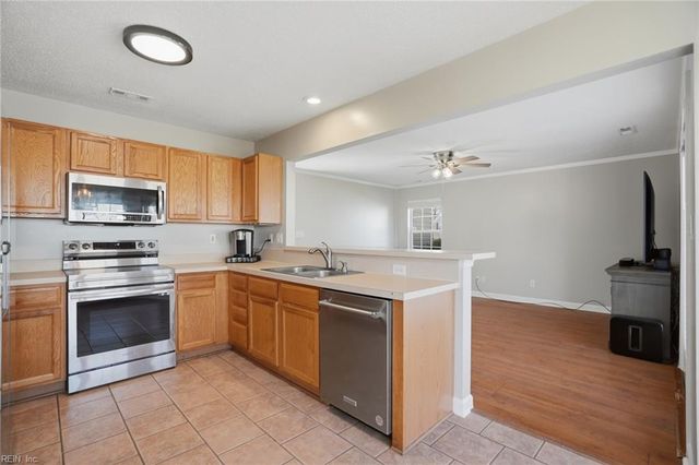 6322 Townsend PL, Suffolk, VA 23435