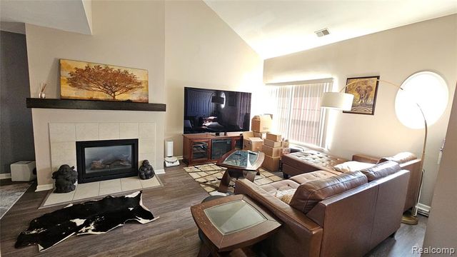 16996 Farmington Road, Livonia, MI 48154