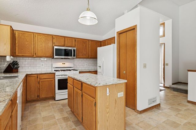 15149 December Trail, Rosemount, MN 55068