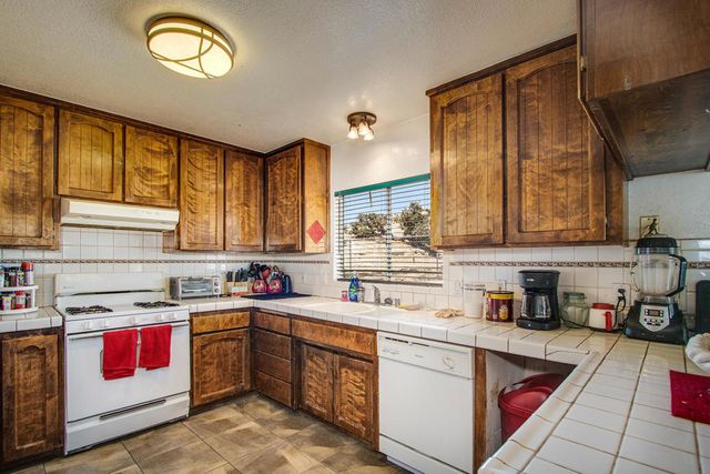 56949 Spencer Road, Yucca Valley, CA 92284