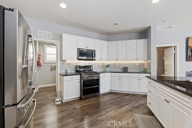 15699 Slowik Court, Fontana, CA 92336