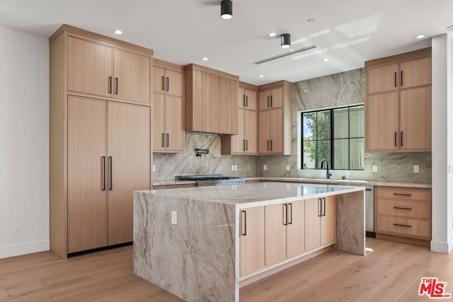5917 Rhodes Avenue, Valley Village, CA 91607