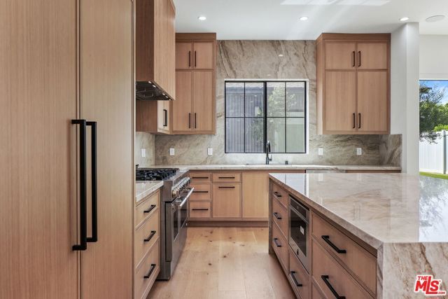 5917 Rhodes Avenue, Valley Village, CA 91607