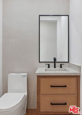 5917 Rhodes Avenue, Valley Village, CA 91607