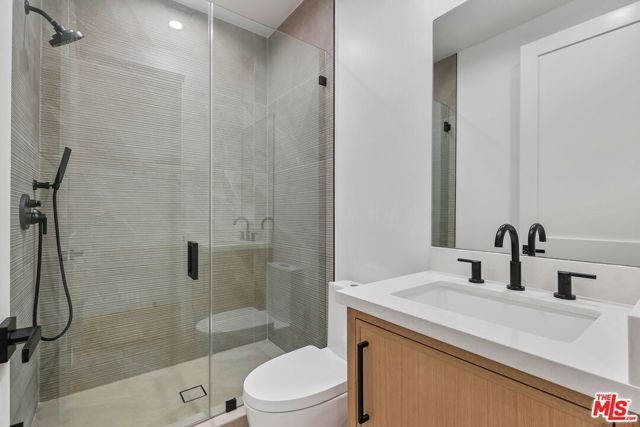5917 Rhodes Avenue, Valley Village, CA 91607
