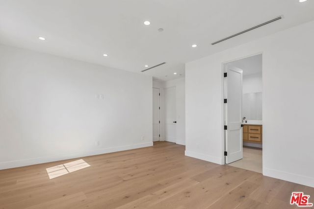 5917 Rhodes Avenue, Valley Village, CA 91607