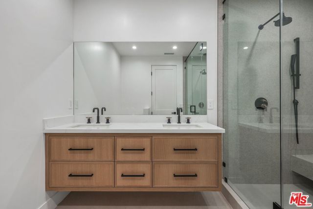 5917 Rhodes Avenue, Valley Village, CA 91607