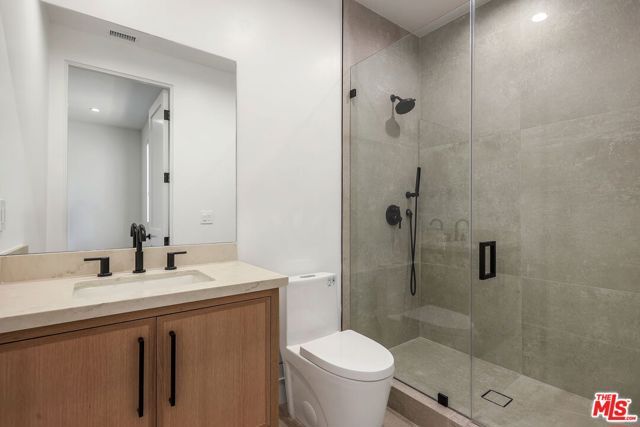 5917 Rhodes Avenue, Valley Village, CA 91607