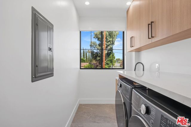 5917 Rhodes Avenue, Valley Village, CA 91607