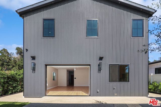 5917 Rhodes Avenue, Valley Village, CA 91607