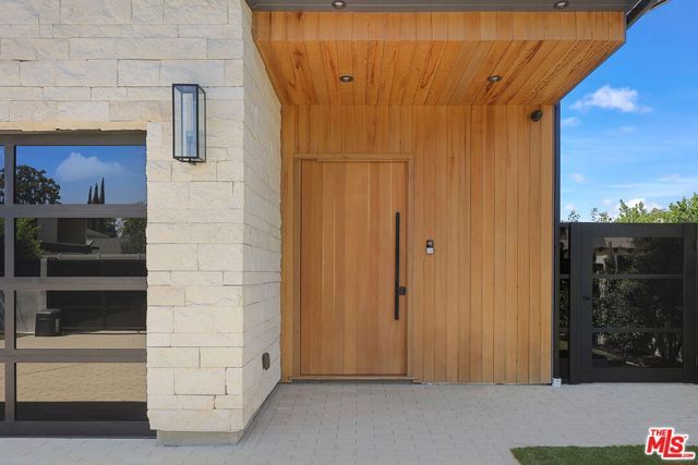 5917 Rhodes Avenue, Valley Village, CA 91607